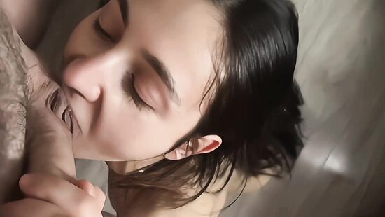 Отсасываю другу мужа