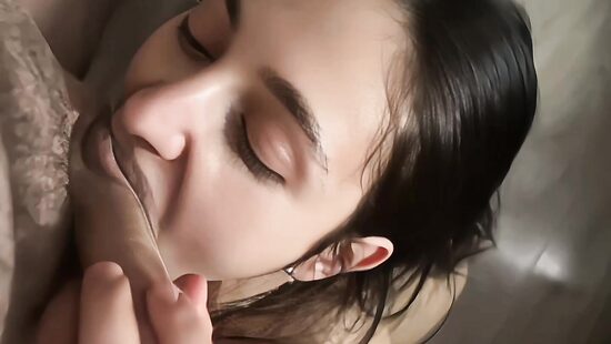 Отсасываю другу мужа