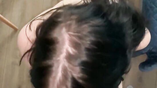 Моя лучшая подруга,делает мальчику хорошо.