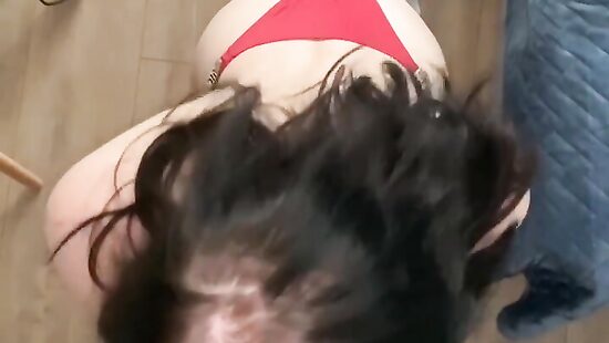 Моя лучшая подруга,делает мальчику хорошо.