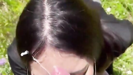 Дал в ротик милашке с сайта