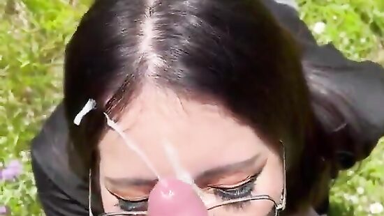 Дал в ротик милашке с сайта