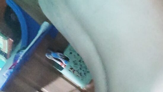 Трахаю в попку любимую в ванной