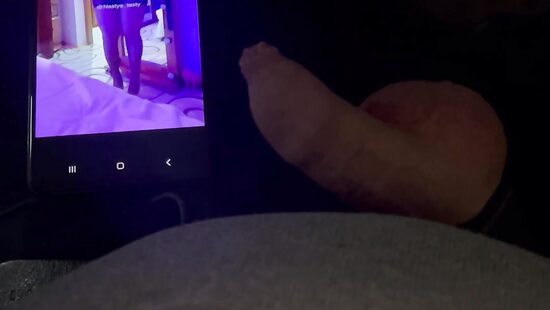 Дрочу на шлюшечку