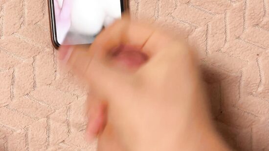 Дрочит на мои фоточки да еще и так сексуально и страстно