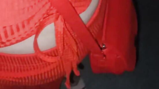 Отсосала подписчику в подъезде