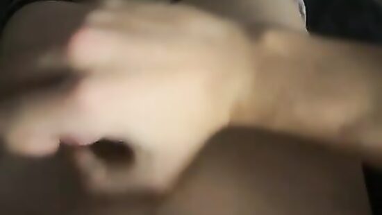 шлюза дрочит свой ствол