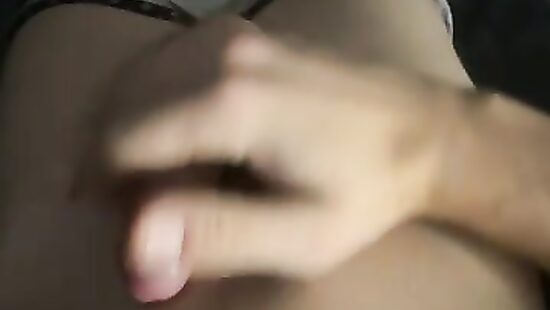 шлюза дрочит свой ствол