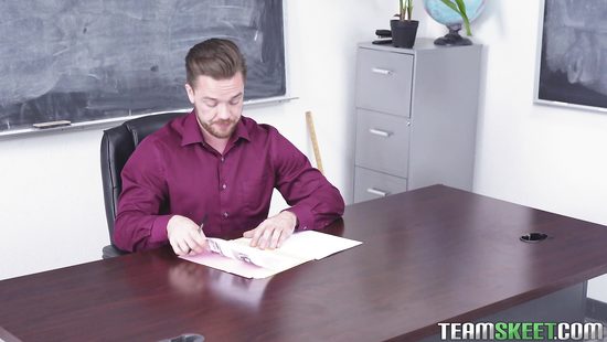 Schoolgirl fucks for better grades