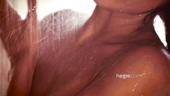 Petite sweetie ride dildo toys after having shower