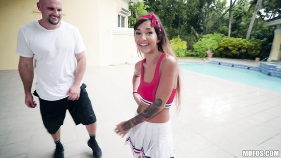 Thin hon feels stepbrother's hammer inside her