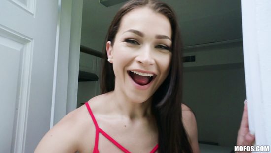 Teen bitch invites a handsome dude for a sex play