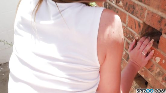 Deep oral sex makes blonde amateur wanna swallow