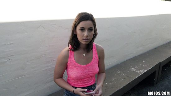 Curvy babe taped fucking in POV for cash