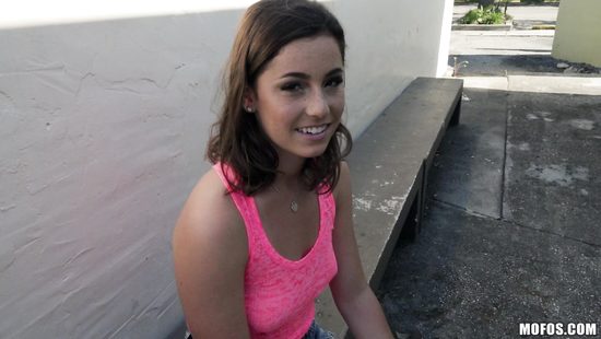 Curvy babe taped fucking in POV for cash