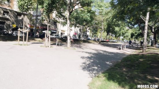 Blonde slut gives her needy twat for some euros