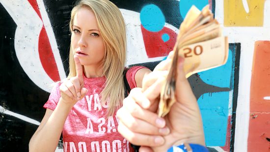 Blonde slut gives her needy twat for some euros