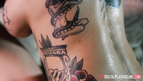 Homosexual ladies lick each other in the  bedroom