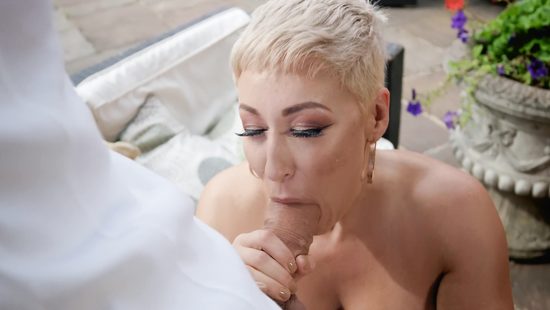 Nude mature fucked in superb backyard XXX