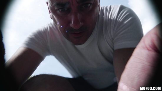 Sexual delight for a petite hon in heats