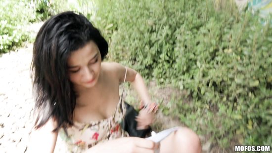 Picked-up slut girl fucked hard under the bridge