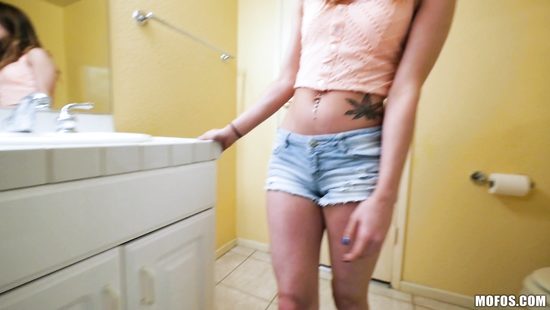 Teen sweetheart is impressed by stepbrother's dong