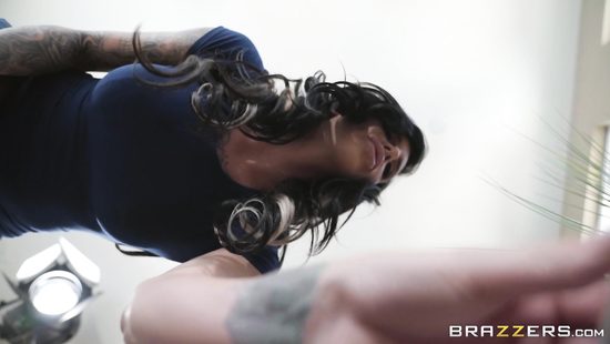 Crazy action for a hot MILf in lingerie