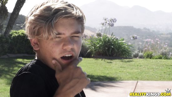 Oral foreplay makes this wife wanna fuck hard