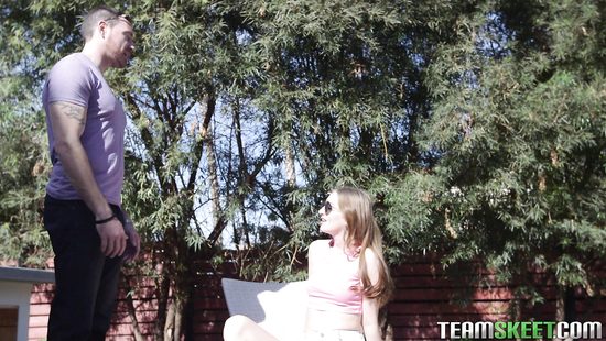 She gives head in advance to riding the big pole