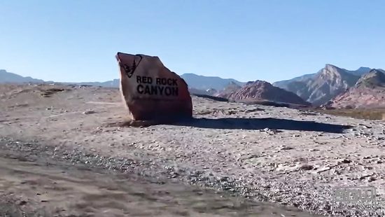 Amazing nude woman gets laid in outdoor