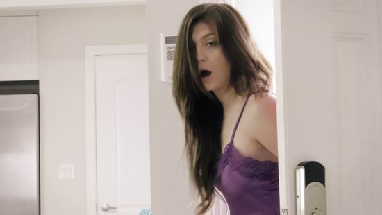 Sexy ass women in mom-daughter threesome