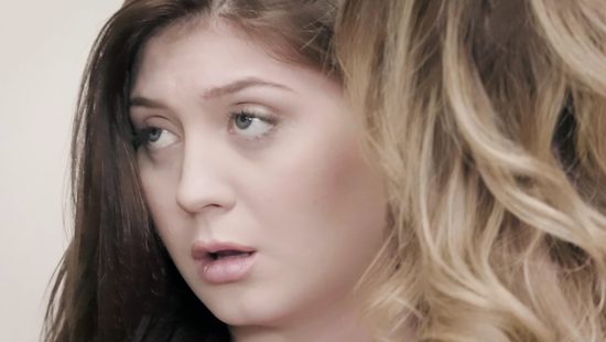 Sexy ass women in mom-daughter threesome