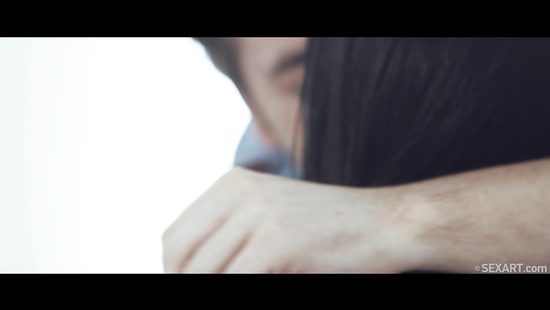 Brunette gives her wet pussy for a deep penetration