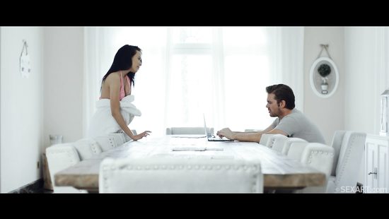 Brunette gives her wet pussy for a deep penetration