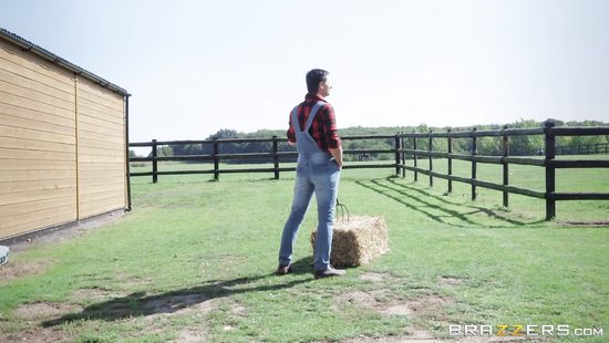 Fucked at the farm and made swallow