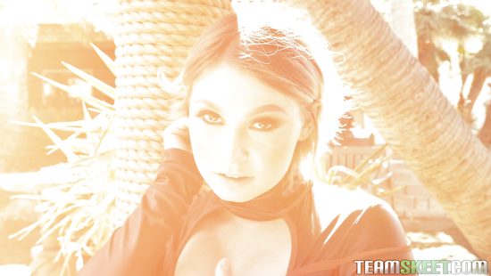 Outdoor fun with cock for a curvy wife