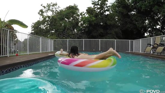 Top teen rides lover with her Asian cunt