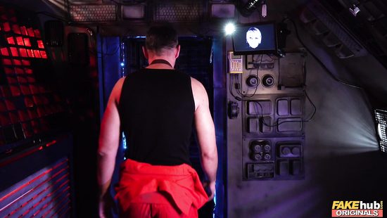 Crazy dude bangs a naked hottie and cums on tits