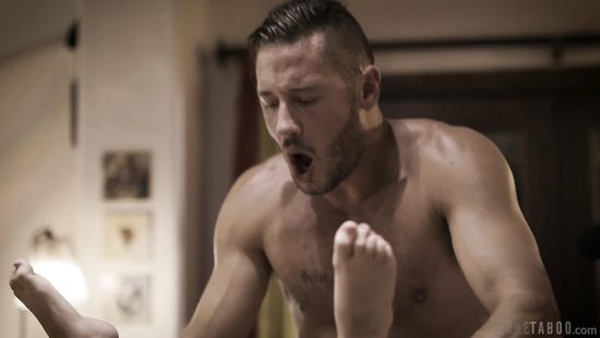 Nymph gets screwed outdoors and fed with semen