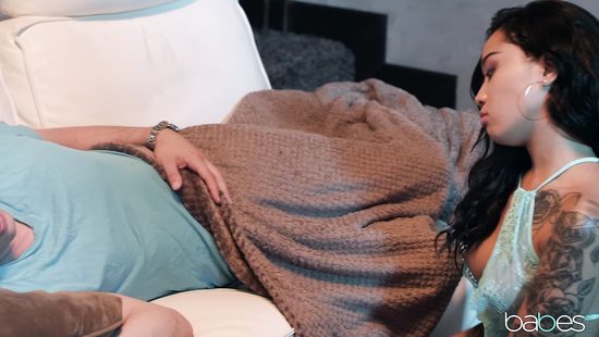 Ebony teen fucked well by a skilled guy