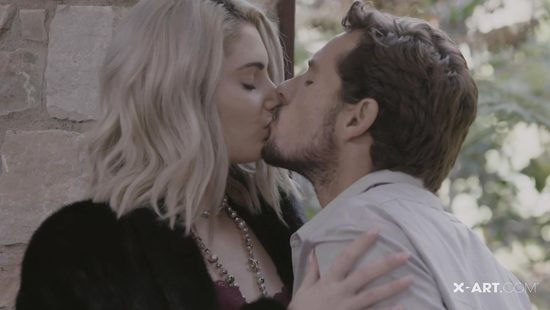 Nella Jones gives pussy to her new boyfriend outdoors