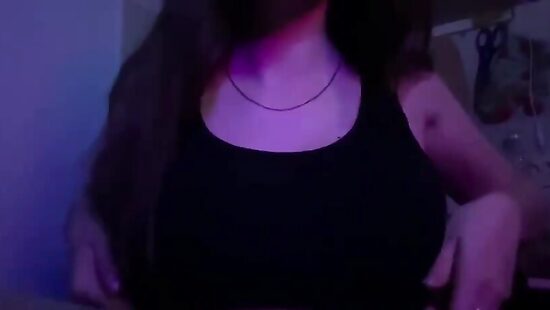 Радую вас своими сочными сисечками