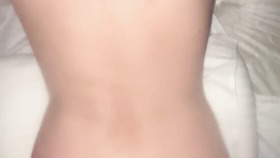 Трахает русскую раком .