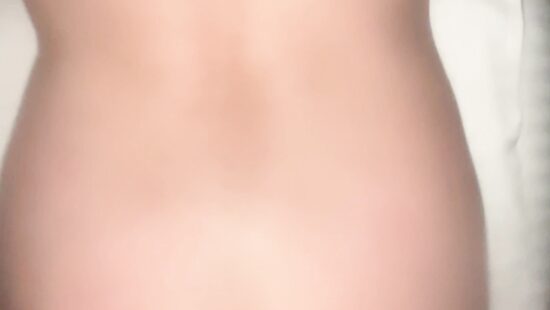 Трахает русскую раком .