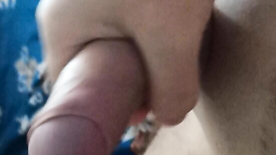 Утром разбудил меня мой твёрдый член!