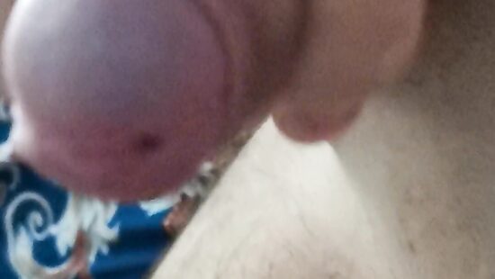 Утром разбудил меня мой твёрдый член!