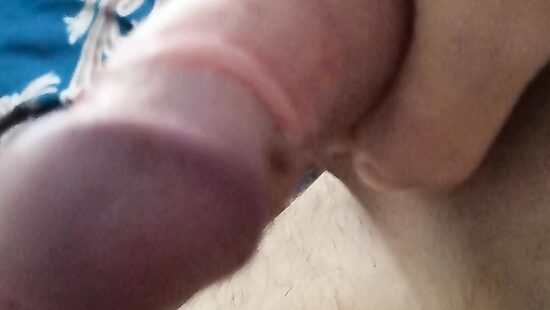 Утром разбудил меня мой твёрдый член!