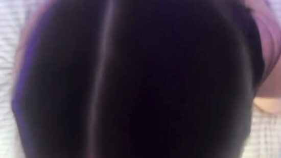 Сосет член с заглотом