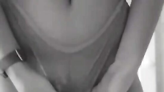 Кто хочет снять с меня трусики?