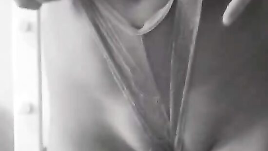 Кто хочет снять с меня трусики?